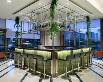 Hilton Garden Inn Istanbul Beylikduzu - Estambul - Bar