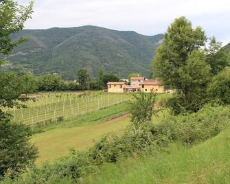 In the countryside near Garda Lake - Villanuova sul Clisi - Vista esterna