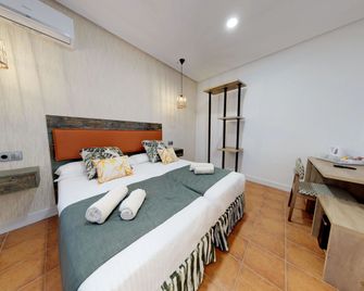 Hostal Boutique La Española - Rota - Habitación