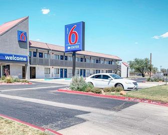 Motel 6 Amarillo Airport - Amarillo - Byggnad
