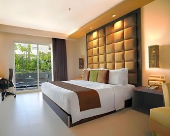 Eastparc Hotel Yogyakarta - Yogyakarta - Sovrum