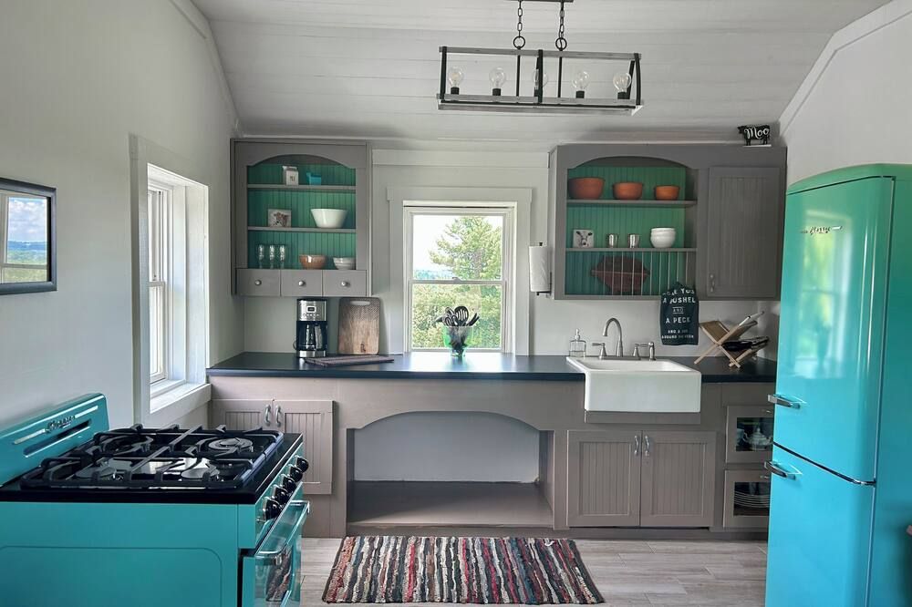 Rustic meets Modern at 'The Dairy Barn' Located near I-77 and the New River - Hillsville - Keuken