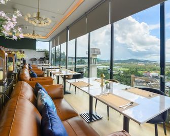 Hilltop Wellness Resort Phuket - Ratsada - Restaurant