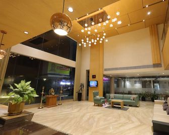 Hotel Nakshathra- A Royal Stay - Palani - Lobby