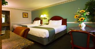 Dynasty Suites Hotel Riverside - Ριβερσάιντ - Κρεβατοκάμαρα