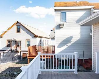 Lovely 3BR Home with parking-Walk to WP Gate! - Highland Falls