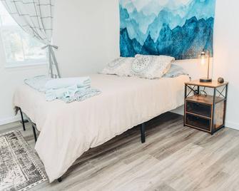 Cumberland Mountainside Stay (1 Mile from University of the Cumberlands) - Williamsburg - Bedroom