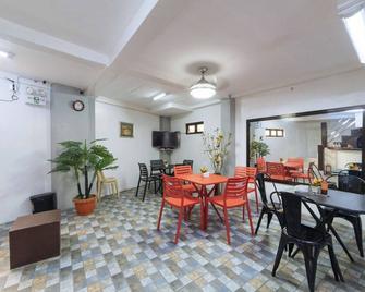 RedDoorz at San Antonio Binan Laguna - Binangonan - Restaurant