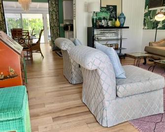 West Palm Beach North-Heated Pool-Tropical Garden - Lake Park - Living room