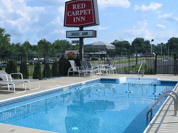 Red Carpet Inn West Springfield - West Springfield - Piscina