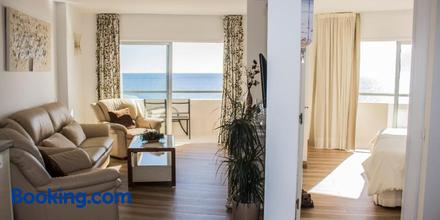 Image of hotel: Beachfront apartment in Fuengirola with sea views
