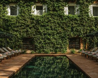 Parkhotel Mondschein, a Member of Design Hotels - Bozen - Pool