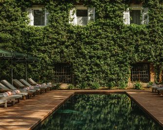 Parkhotel Mondschein, a Member of Design Hotels - Bozen - Zwembad