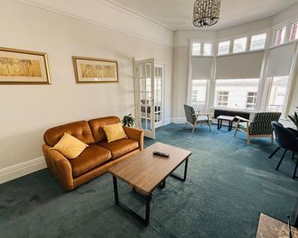 Great Malvern Hotel - Malvern - Obývací pokoj