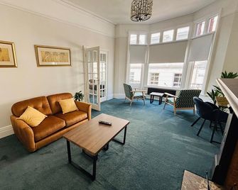 Great Malvern Hotel - Malvern - Wohnzimmer