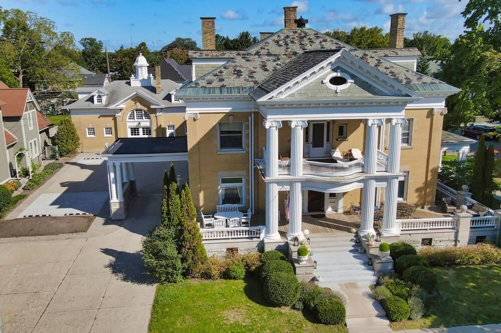 Cartier mansion best sale bed and breakfast