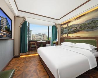 Nostalgia S Hotel Near Hangzhou Hefang Street- West Lake scenic area, Lingyin Temple, Leifeng Tower,, Free night snack, Free laundry, English communication well, Free travel advice - Chang-čou - Ložnice