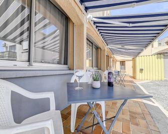 هوتل فيلا - سيت - شرفة مرصوفة