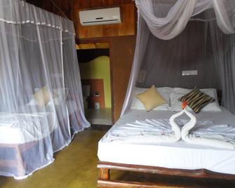 Kirinda Beach Resort - Tissamaharama - Bedroom