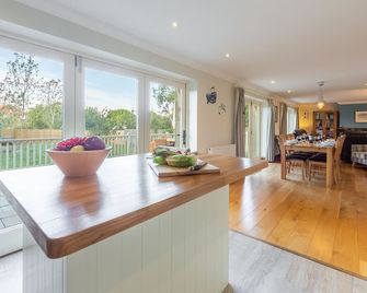 Kittiwake, Brancaster, Norfolk - Brancaster - Dining room