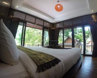 Lipe Sunset Beach Resort - Ko Lipe - Makuuhuone