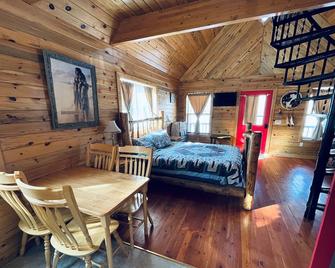 Lemhi Shoshone Cabin, Greyhouse Vacation Rentals - Salmon - Ložnice