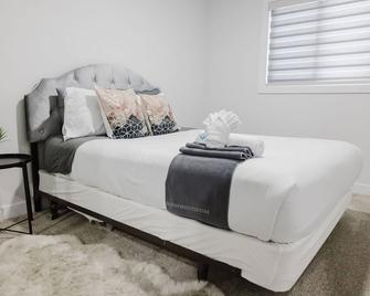 Ultimate Comfort 6-Bd/4 Br Home/Free Prkng/Wi-Fi - Nisku - Bedroom