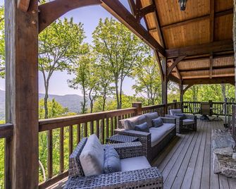 Sanctuary at Eagles Nest - Banner Elk - Balkón
