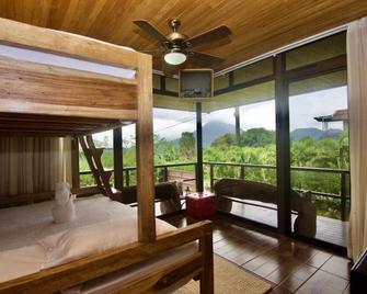 Firefly Retreat. A Hilltop Retreat with Swimming Pool & Great Rainforest Views!! - El Castillo
