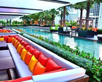 Holiday Inn Bangkok Sukhumvit By IHG - בנגקוק - בריכה