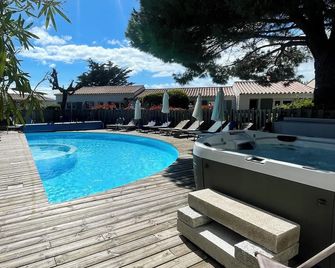 La Villa - Hôtel Bien Être - Le Bois-Plage-en-Ré - Piscine