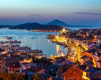 Boutique Hotel Alhambra - Mali Lošinj - Destination