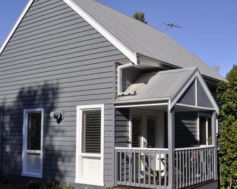 Lake Orchard Villas - Daylesford - Budova