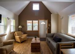 Reef Point Cottages - Ucluelet - Wohnzimmer