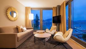 Radisson Blu Hotel, Lucerne - Luzern - Huiskamer