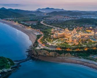 Hilton Dalian Golden Pebble Beach Resort - Dalian - Edificio