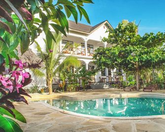 Yasa Boutique Hotel - Nungwi - Bazén