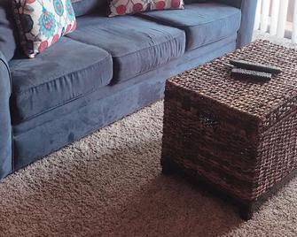 GREAT condo rental conveniently located in Mesa/Phoenix - Mesa - Living room