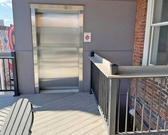 Over the Rhine Luxury MicroSuite On Findlay Market - Cincinnati - Balcony