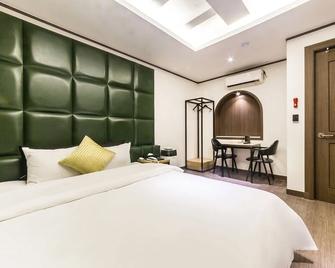 Bundang Golden - Seongnam - Bedroom