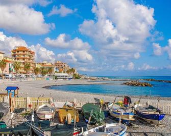 Nonna Luisa - Ventimiglia - Beach