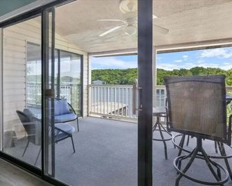 Lake Views, Lakefront Pool, Great Location! - Sunrise Beach - Balcón