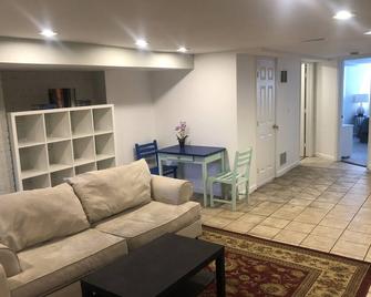 Lovely large 2 bedroom in the best part of Columbia Heights - Washington D. C. - Sala de estar