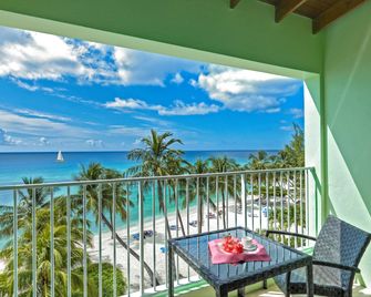 Coconut Court Beach Hotel - Bridgetown - Balcón