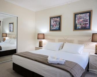 Hotel Room - Sun City Resort - Surfers Paradise - Habitación