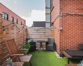 M11 Luxury 2BR Sofa Bed in the Heart of PlateauMile-End - Montreal - Patio