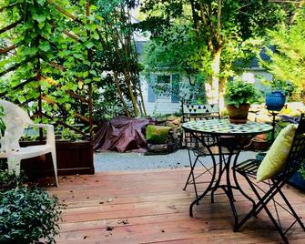 House on the Gwynns Falls - بالتيمور - شرفة مرصوفة