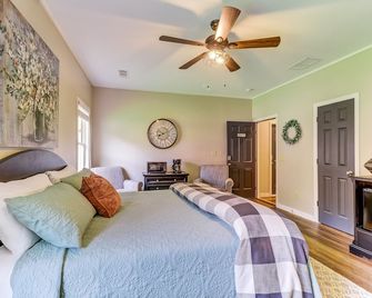 Suite in the Heart of Helen w/Free WiFi & a Short Walk to Sites & Hiking Trails - Helen - Habitación