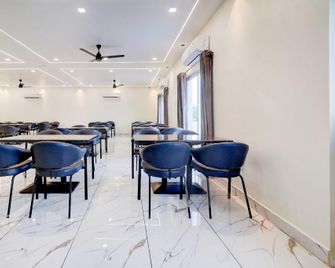 Townhouse Oak Jhansi Pahuj Dam - Jhānsi - Restaurant