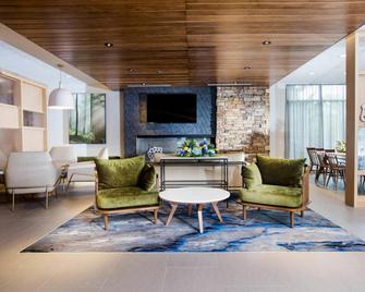 Fairfield Inn & Suites by Marriott Philadelphia Broomall/Newtown Square - Broomall - Вітальня